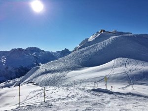 Perfekte_Schneebedingungen_am_Arlberg_Sport_Matt_SKIVERLEIH 03