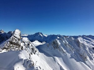 Perfekte_Schneebedingungen_am_Arlberg_Sport_Matt_SKIVERLEIH 04