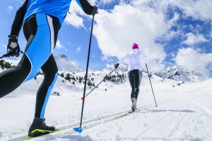 Langlaufski_Verleih_am_Arlberg_Sport_Matt_Tipps_zum_Langlaufen_AdobeSt_187780053