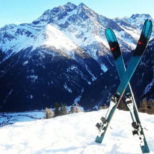 Sport_Matt_Skiverleih_Arlberg_Skitag_Bergkulisse