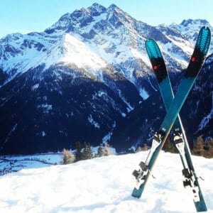 Sport_Matt_Skiverleih_Arlberg_Skitag_Bergkulisse